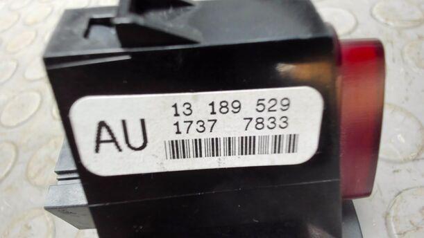 Foto: WARNBLINKSCHALTER eines Opel Corsa 1.4 16V Viva X
