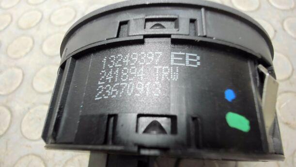Foto: LICHTSCHALTER ( NEBELSCHEINWERFER ) eines Opel Corsa 1.4 16V Viva X