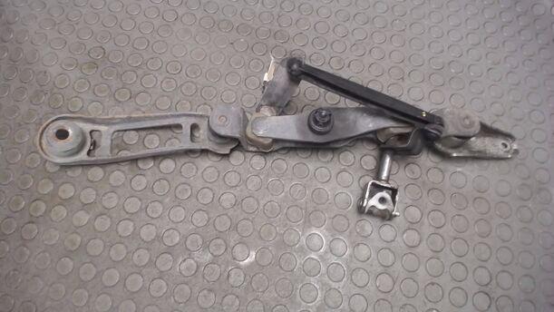 Foto: SCHALTGESTÄNGE  5-GANG eines Opel Corsa 1.3 CDTI Viva X