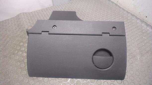 Foto: HANDSCHUHFACH eines Opel Corsa 1.3 CDTI Viva X
