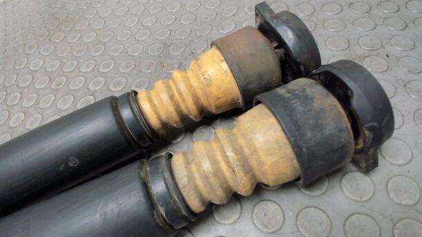 Foto: STOSSDÄMPFERPAAR HINTEN eines Ford Focus Viva X