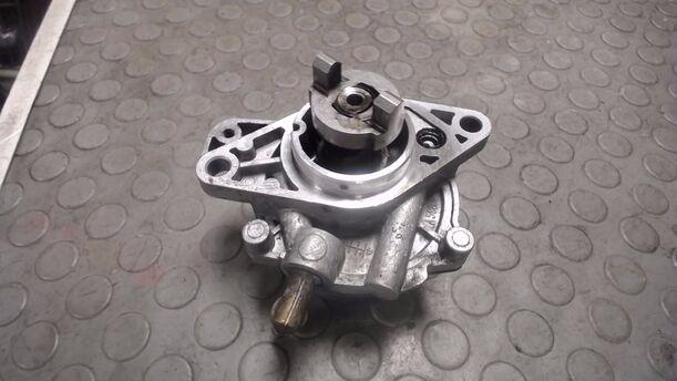 Foto: VAKUUMPUMPE eines Opel Corsa 1.3 CDTI Viva X