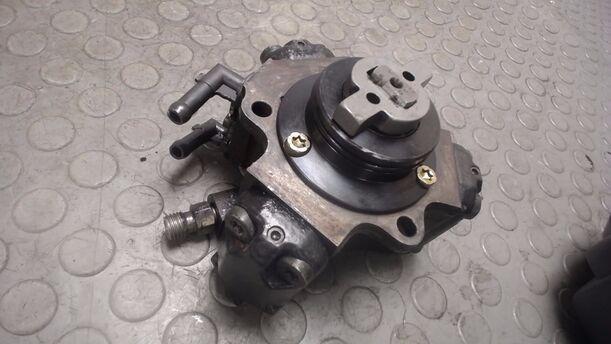 Foto: DIESELEINSPRITZPUMPE eines Opel Corsa 1.3 CDTI Viva X