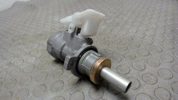 Foto: HAUPTBREMSZYLINDER eines Ford Focus Viva X