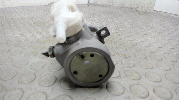 Foto: HAUPTBREMSZYLINDER eines Ford Focus Viva X