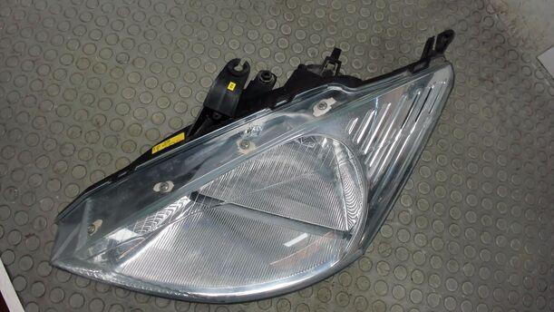Foto: SCHEINWERFER LINKS ( VOR FACELIFT ) eines Ford Focus Viva X