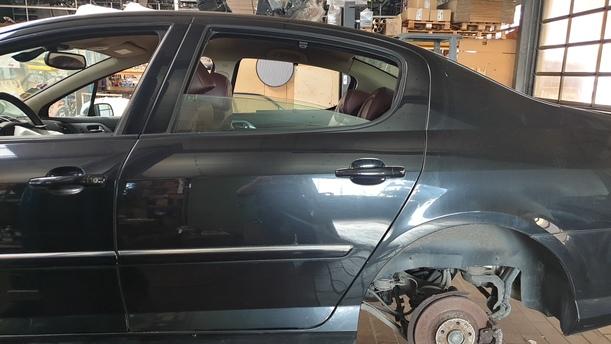 Foto: TÜR HINTEN LINKS eines Peugeot 407 HDi 205 Bi-Turbo Automatik Viva X