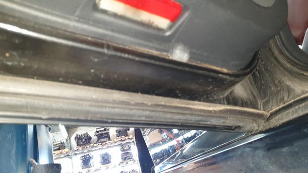 Foto: TÜR HINTEN LINKS eines Peugeot 407 HDi 205 Bi-Turbo Automatik Viva X