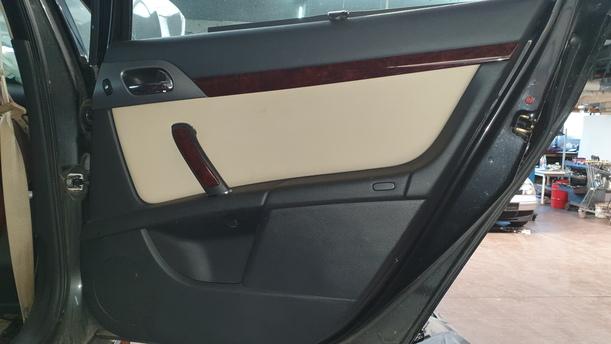 Foto: TÜR HINTEN RECHTS eines Peugeot 407 HDi 205 Bi-Turbo Automatik Viva X