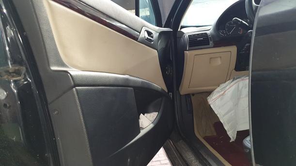Foto: TÜR VORN LINKS eines Peugeot 407 HDi 205 Bi-Turbo Automatik Viva X