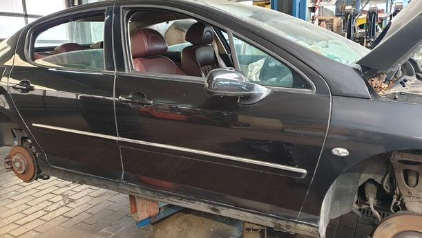 Foto: TÜR VORN RECHTS eines Peugeot 407 HDi 205 Bi-Turbo Automatik Viva X