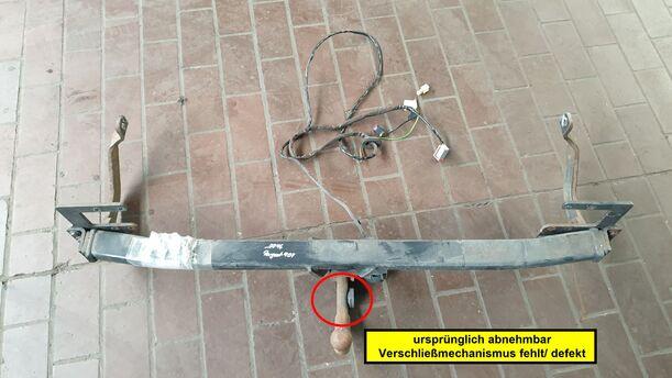 Foto: ANHÄNGERKUPPLUNG / ZUGVORRICHTUNG eines Peugeot 407 HDi 205 Bi-Turbo Automatik Viva X