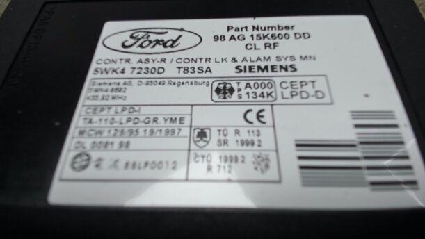 Foto: STEUERGERÄT ZENTRALVERRIEGELUNG / KOMFORTSTEUERGERÄT eines Ford Focus Viva X