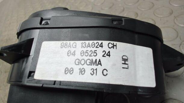 Foto: LICHTSCHALTER eines Ford Focus Viva X