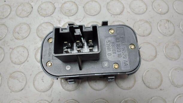 Foto: FENSTERHEBERSCHALTER eines Ford Focus GL