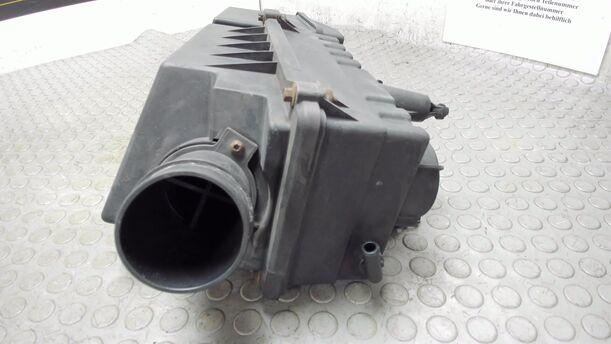 Foto: LUFTFILTERKASTEN eines Ford Focus GL