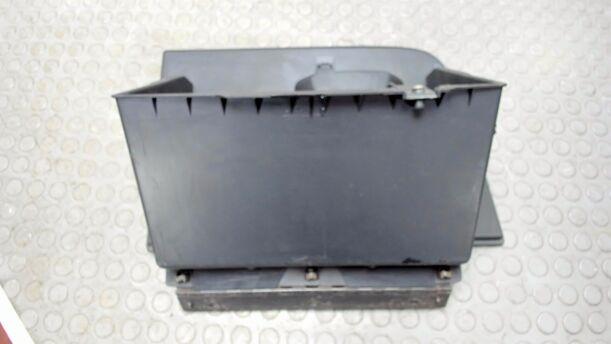 Foto: HANDSCHUHFACH eines Ford Focus GL