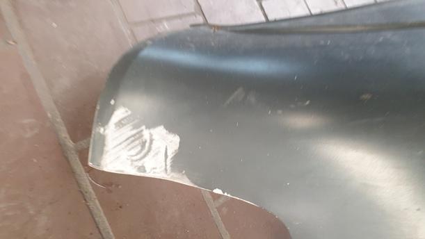 Foto: STOSSFÄNGER/ STOßSTANGE VORN eines Audi A4 1.6 GL