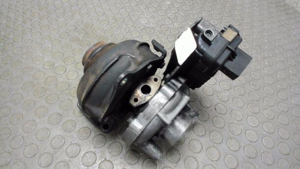 Foto: TURBOLADER eines Peugeot 407 HDi 205 Bi-Turbo Automatik GL