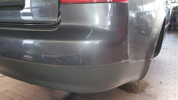 Foto: STOSSFÄNGER/ STOßSTANGE HINTEN ( LIMOUSINE ) eines Audi A4 1.6 GL