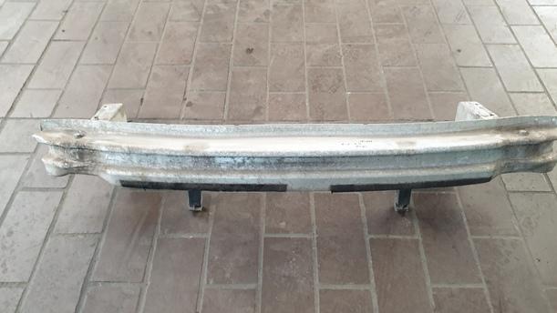 Foto: VERSTÄRKUNG/ TRÄGER HINTEN ( LIMOUSINE ) eines Audi A4 1.6 Trend