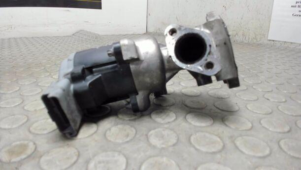 Foto: ABGASRÜCKFÜHRUNGSVENTIL eines Peugeot 407 HDi 205 Bi-Turbo Automatik Trend