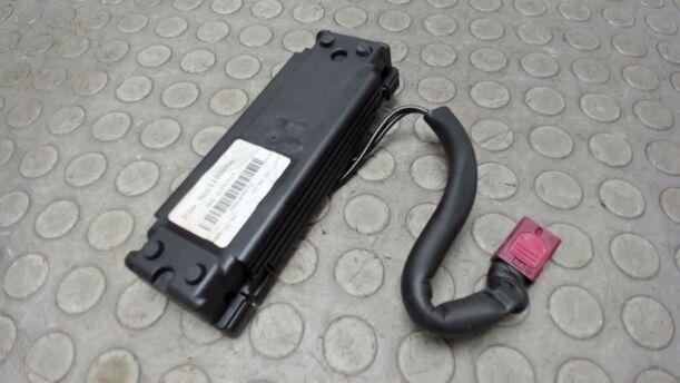 Foto: ANTENNENVERSTÄRKER eines Peugeot 407 HDi 205 Bi-Turbo Automatik Trend