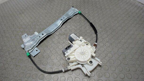 Foto: FENSTERHEBER HINTEN LINKS ELEKTRISCH eines Peugeot 407 HDi 205 Bi-Turbo Automatik Trend