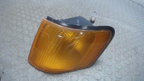 Foto: BLINKER / BLINKLEUCHTE LINKS eines Ford Scorpio GL