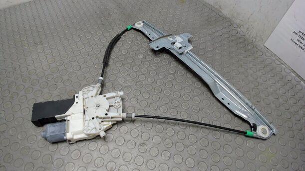 Foto: FENSTERHEBER VORNE RECHTS ELEKTRISCH eines Peugeot 407 HDi 205 Bi-Turbo Automatik GL