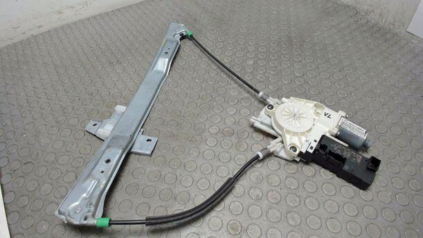 Foto: FENSTERHEBER VORNE LINKS ELEKTRISCH eines Peugeot 407 HDi 205 Bi-Turbo Automatik GL