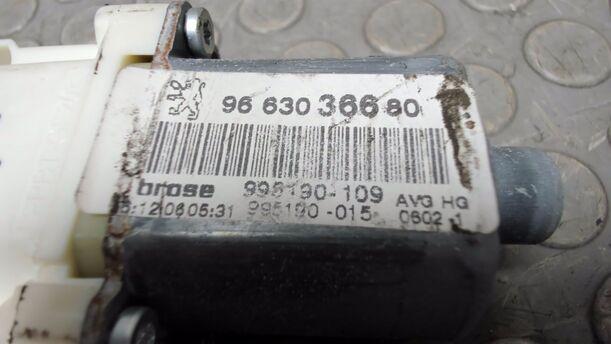 Foto: FENSTERHEBER VORNE LINKS ELEKTRISCH eines Peugeot 407 HDi 205 Bi-Turbo Automatik GL