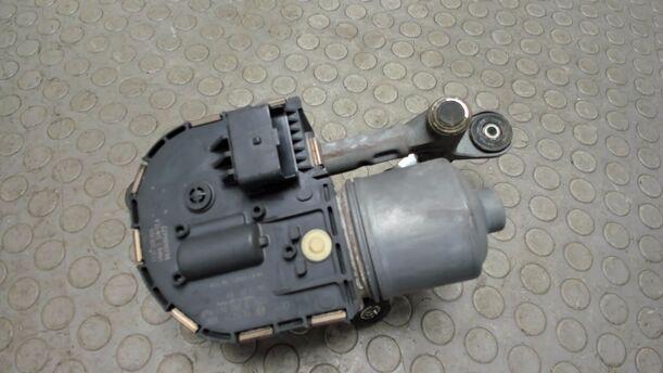 Foto: SCHEIBENWISCHERMOTOR VORNE LINKS eines Peugeot 407 HDi 205 Bi-Turbo Automatik GL