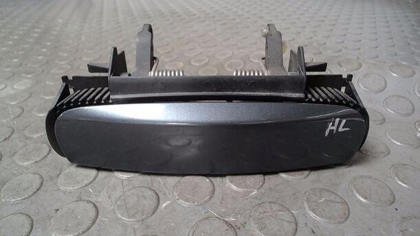 Foto: TÜRAUSSENGRFF HINTEN LINKS eines Audi A4 1.6 GL