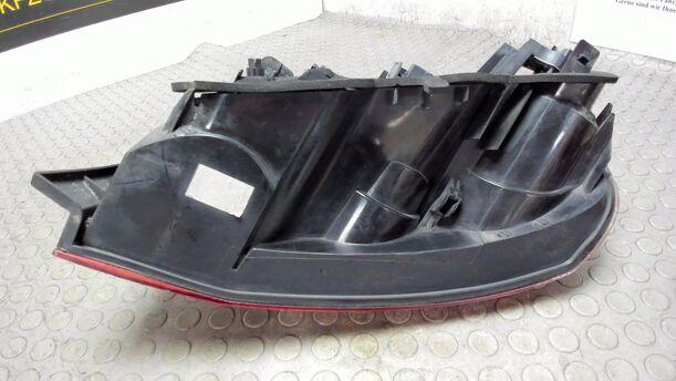 Foto: HECKLEUCHTE / RÜCKLICHT LINKS ( LIMOUSINE ) eines Peugeot 407 HDi 205 Bi-Turbo Automatik GL
