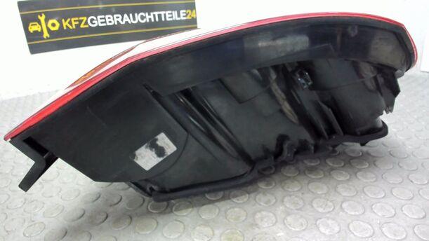 Foto: HECKLEUCHTE / RÜCKLICHT RECHTS ( LIMOUSINE ) eines Peugeot 407 HDi 205 Bi-Turbo Automatik GL