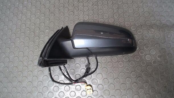 Foto: AUSSENSPIEGEL ELEKTRISCH VERSTELLBAR LINKS eines Audi A4 1.6 GL