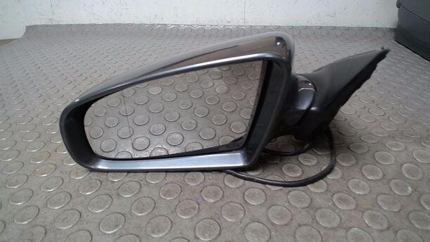 Foto: AUSSENSPIEGEL ELEKTRISCH VERSTELLBAR LINKS eines Audi A4 1.6 GL