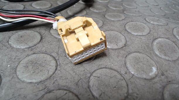 Foto: AUSSENSPIEGEL ELEKTRISCH VERSTELLBAR LINKS eines Audi A4 1.6 GL