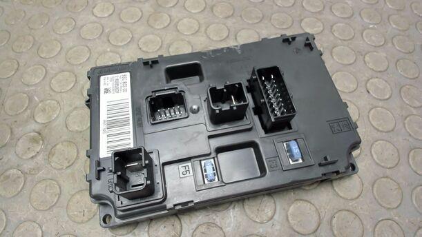 Foto: STEUERGERÄT BSC eines Peugeot 407 HDi 205 Bi-Turbo Automatik GL