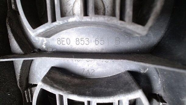 Foto: KÜHLERGRILL eines Audi A4 1.6