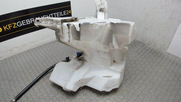 Foto: SCHEIBENWASCHBEHÄLTER ( SWR ) eines Peugeot 407 HDi 205 Bi-Turbo Automatik