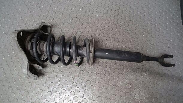 Foto: FEDERBEIN VORN LINKS eines Audi A4 1.6