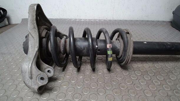 Foto: FEDERBEIN VORN LINKS eines Audi A4 1.6
