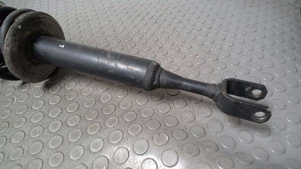 Foto: FEDERBEIN VORN LINKS eines Audi A4 1.6