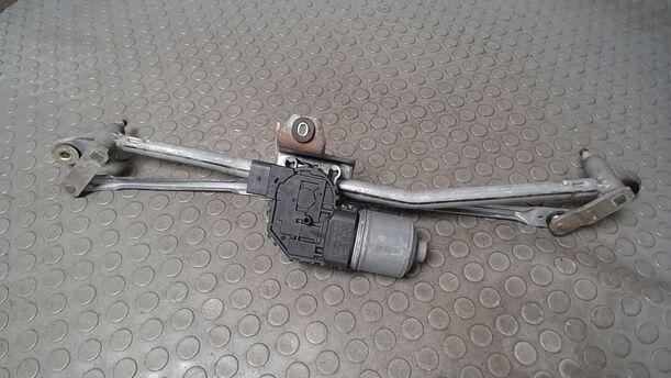 Foto: SCHEIBENWISCHERMOTOR VORN eines Audi A4 1.6
