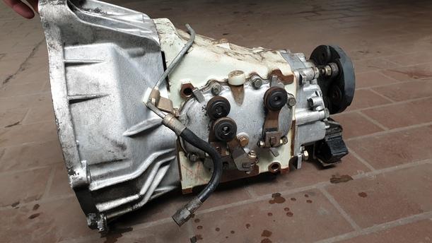 Foto: SCHALTGETRIEBE 4-GANG eines MERCEDES-BENZ 280SE