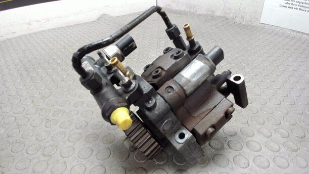 Foto: DIESELEINSPRITZPUMPE eines Peugeot 407 HDi 205 Bi-Turbo Automatik