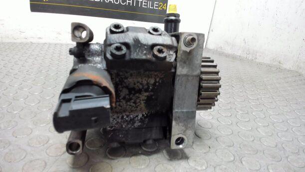 Foto: DIESELEINSPRITZPUMPE eines Peugeot 407 HDi 205 Bi-Turbo Automatik