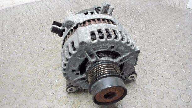 Foto: LICHTMASCHINE / GENERATOR eines Peugeot 407 HDi 205 Bi-Turbo Automatik